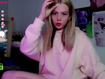 girl small_blondee image #3336858