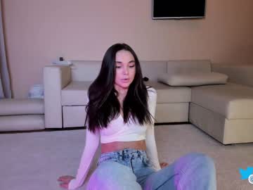 girl hollyextra image #3582815