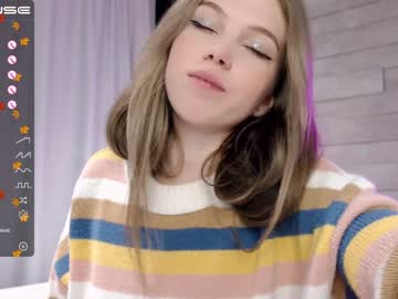 girl small_blondee image #2879152