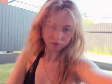 girl small_blondee image #1895539