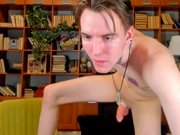 kitten_femboy every day cam