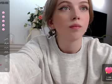 girl small_blondee image #1990558