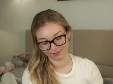 girl gillianelletson image #4041381