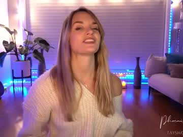 girl phoenix_taylor image #1037518