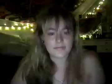 girl kittykissedyou image #3995043