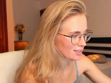 girl linellali image #3061435