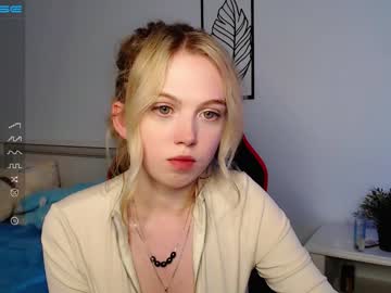 girl small_blondee image #3754619