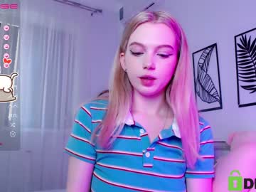 girl small_blondee image #3366008