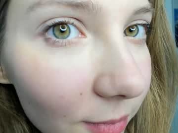 girl avis_ryan image #1046703