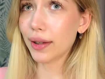 girl rainauge image #3999004