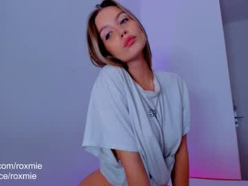 girl amazing_roxana image #3088789