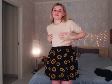 tendermoon__ every day cam