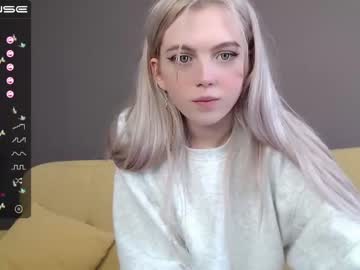 girl small_blondee image #1550071