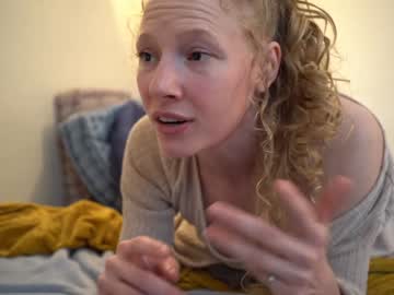 girl sistinehashands image #2993765