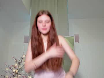 girl k_a_r_o_l_i_n_a image #2384427