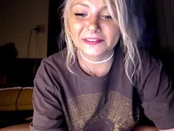 girl kipsy420 image #2152463