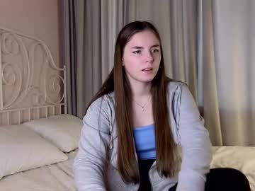 girl on_the_soft_pillow image #4057351