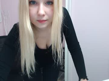 girl lila_page image #1141309