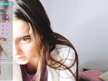 girl emmika_ image #380094
