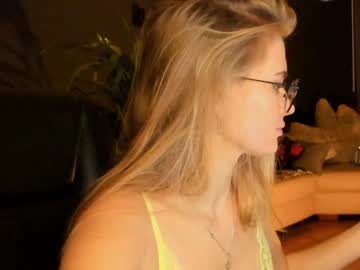 girl linellali image #2900953