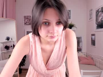 girl chloe_holzmann image #2968790