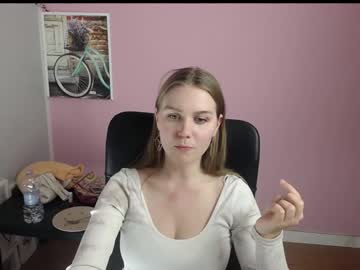 girl nextdoorgir_l image #3920658