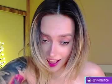 girl _yvie_ image #3288181