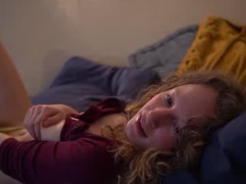 girl sistinehashands image #3810728
