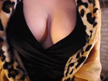 girl welcome2pleasureland image #1251239