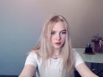 girl small_blondee image #541724