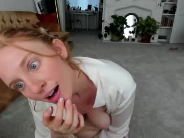 girl pretendlunch image #1970000