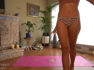 girl phoenix_taylor image #1164931