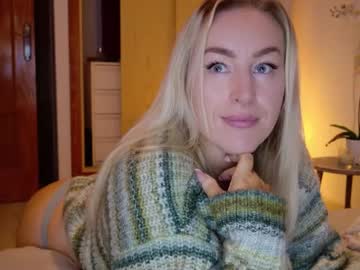 girl christinasiemone image #4038081