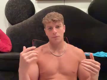 man aestheticking13 image #1848680