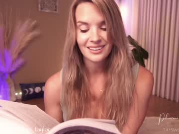 girl phoenix_taylor image #2589316