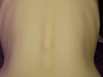 girl lean_lie image #3709852