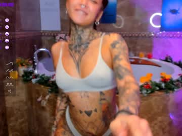 girl nickyneck image #2108659