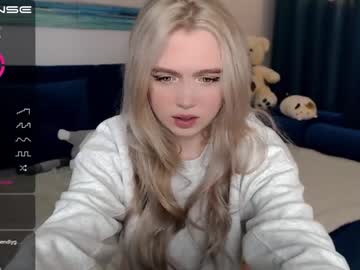 girl small_blondee image #1402172