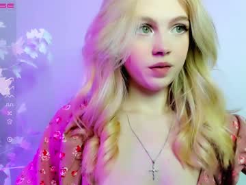 girl small_blondee image #3732920