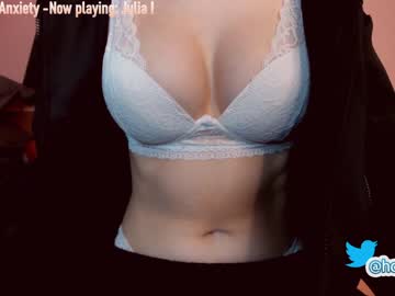 girl hollyextra image #2019840