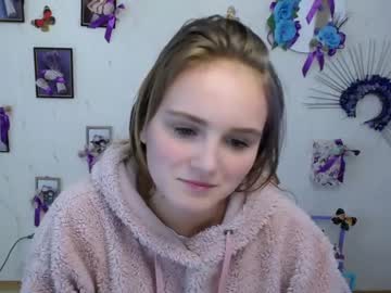 shy_cute_emma_ every day cam