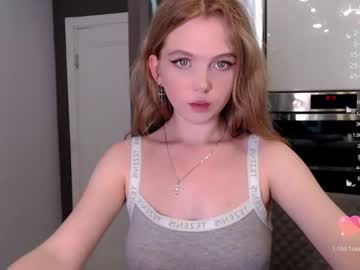 girl small_blondee image #2213463