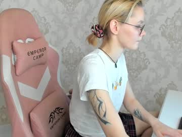girl blondyliluu image #4037425