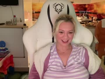 girl kiradivine image #3547377