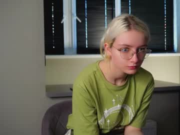 girl cathrynbelger image #4057377