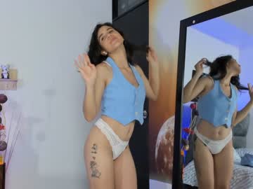 girl dreamsisabella image #3972186