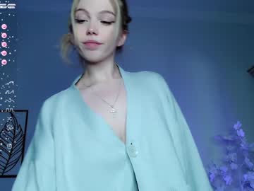 girl small_blondee image #3818860