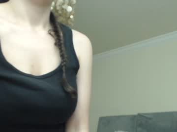 alice_asks every day cam