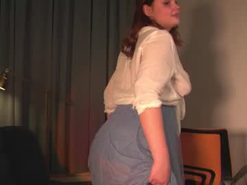 girl drinkmorwater image #4034900