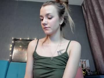 pretty_swallow every day cam